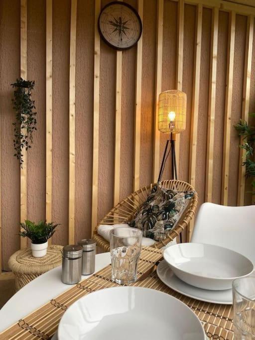 The Jungle Studio, Loggia & Parking Dans Residence ロマン・シュル・イゼール エクステリア 写真